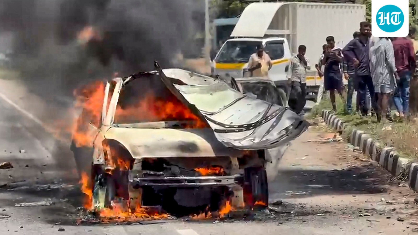 Man charred to death in car explosion on highway in Karnataka, ‘kidnapped’ woman survives