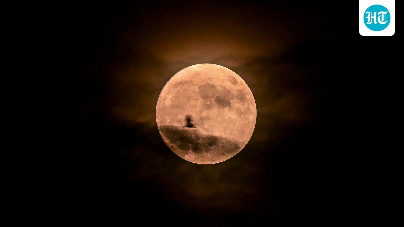 What causes the Strawberry Moon? What color does it appear and why? Everything to know