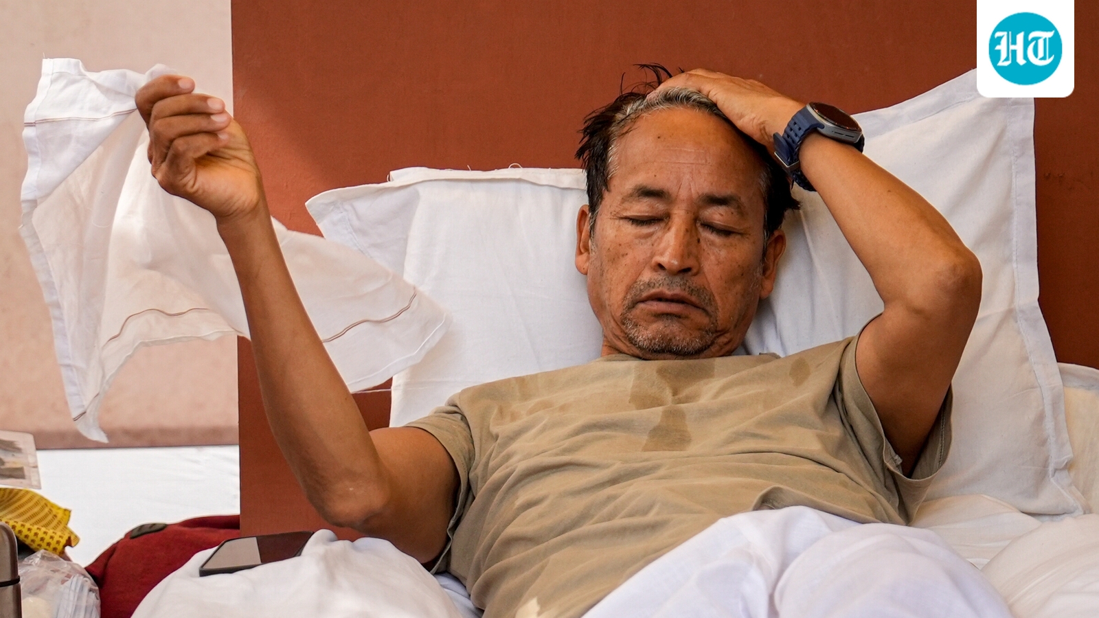 Sonam Wangchuk hunger strike LIVE: Activist's protest continues; outrage grows over vlogger's ‘food review’ at strike