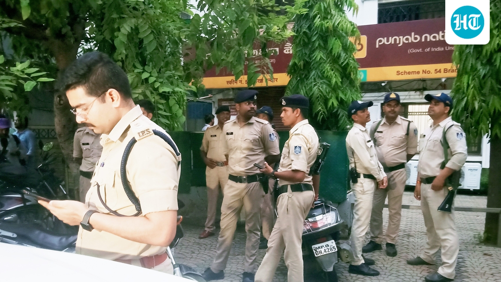 Lost job due to AI, stole  ₹16 lakh jewellery: Police nab teen ‘Bunty and Babli’ in MP