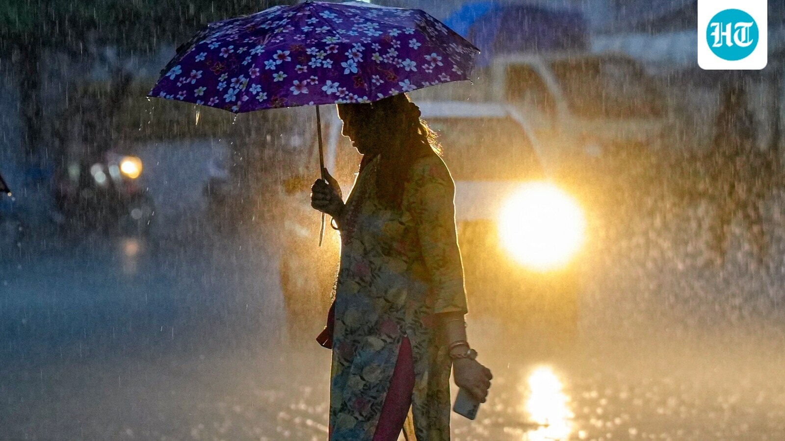 Kolkata rain havoc: 1 dead, city waterlogged; Metro services hit, airlines issue travel advisory | Weather updates