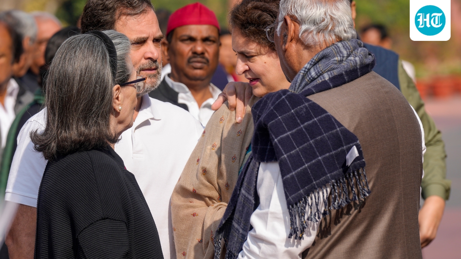 Parliament winter session live: Oppn protests against Delhi air pollution on Day 4