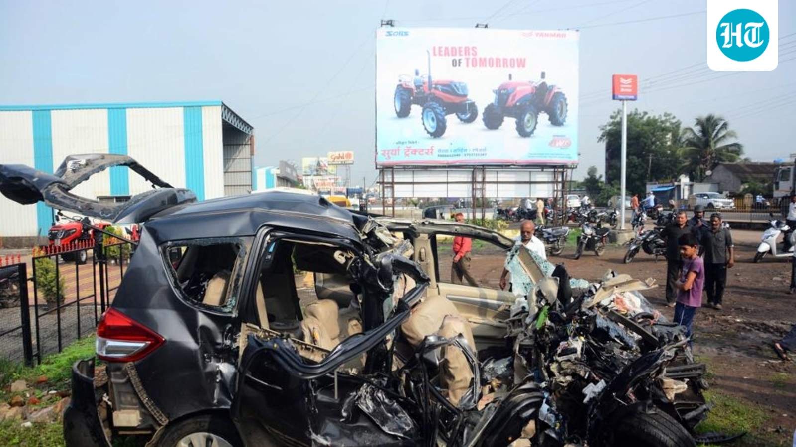 Child among 4 killed as speeding truck collides with van packed with devotees in Solapur