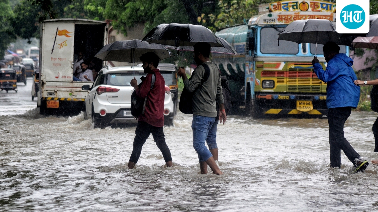 Mumbai rain news LIVE: Manhole death kicks up storm, 4 BMC officials suspended