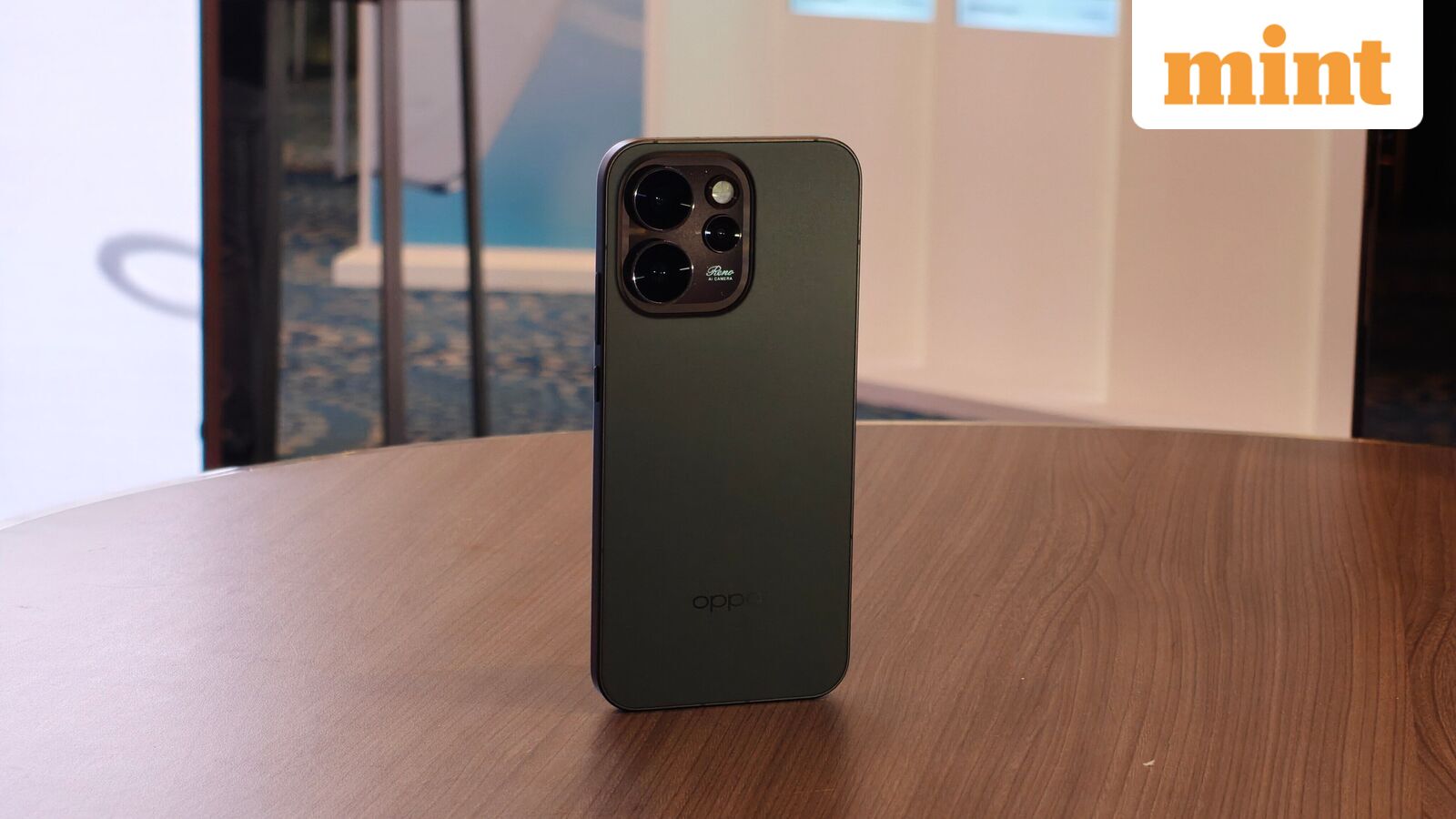 Vivo X200T vs Oppo Reno 15 Pro: Price, camera, display, battery and more compared