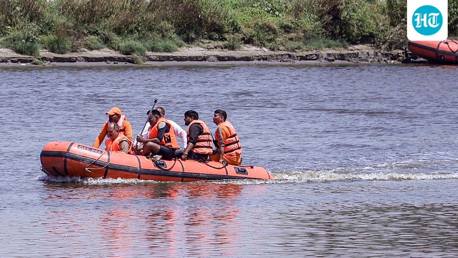 5 children, woman drown as boat capsizes in Yamuna in UP’s Hamirpur; 11-year-old missing