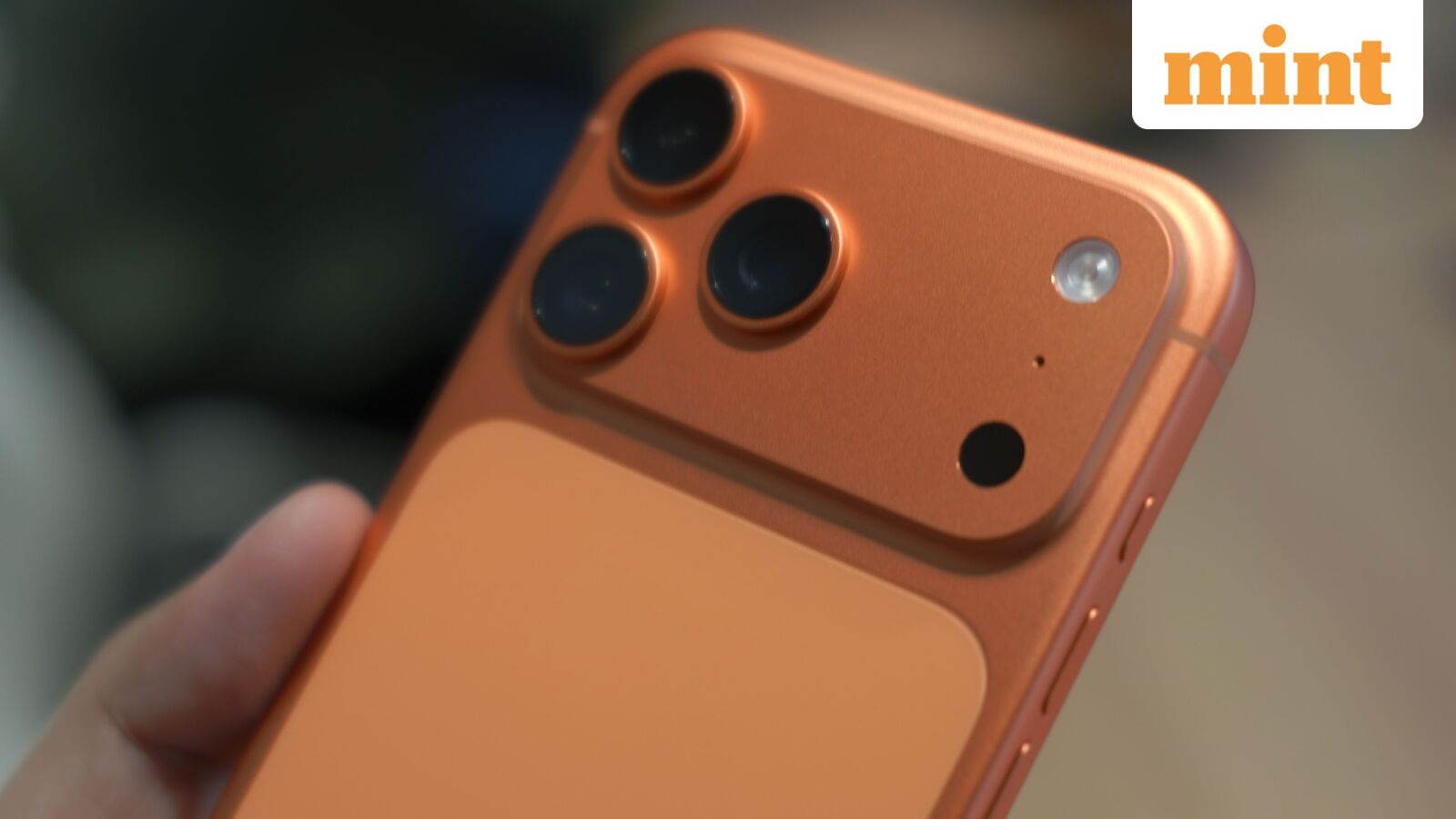 Vijay Sales Apple Days: Check out top offers on iPhone 17 Pro Max, iPhone 17, iPhone 16 and more