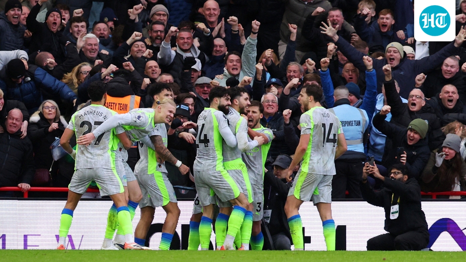 Premier League: Arsenal stay on top, Manchester City apply pressure