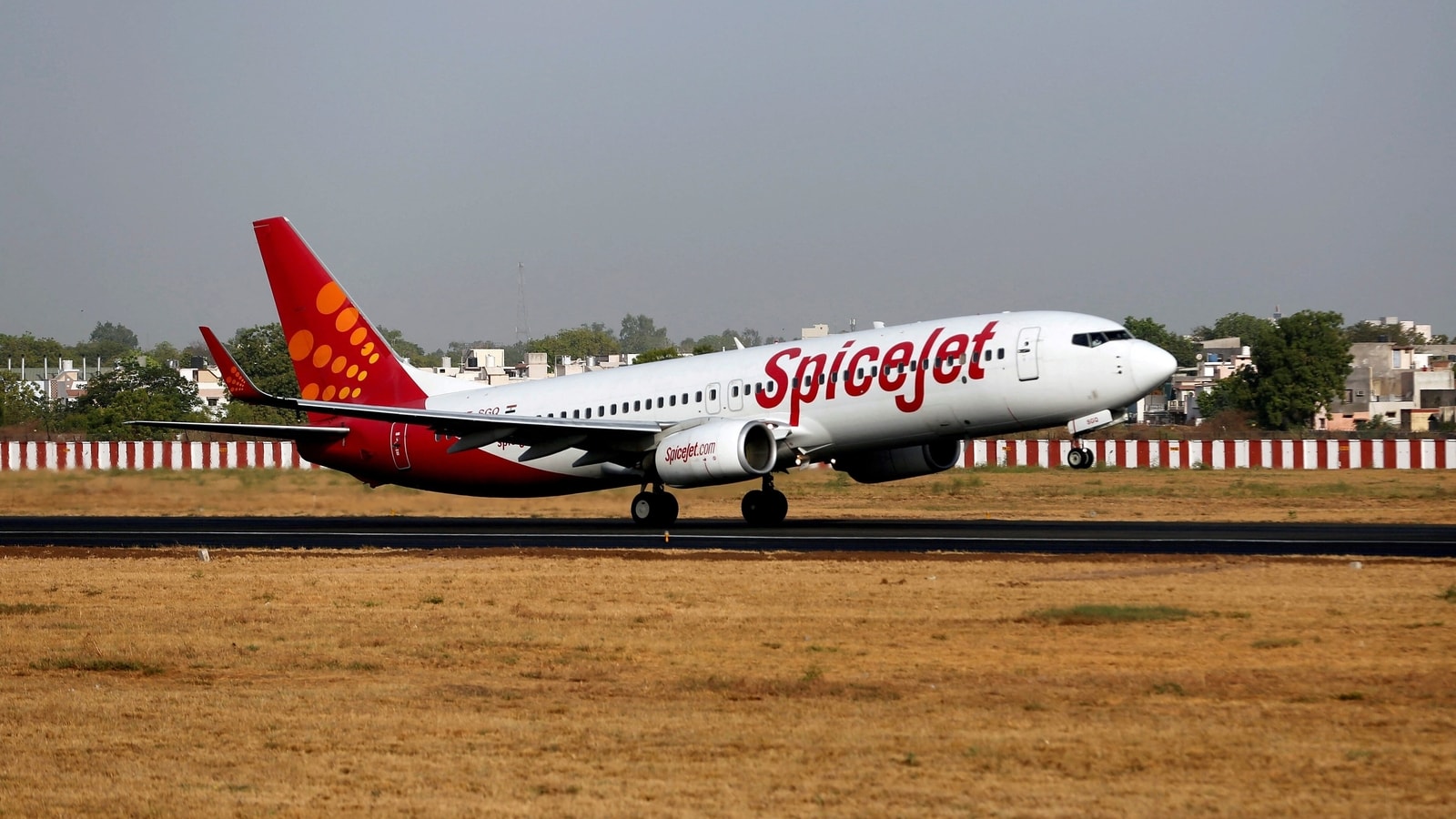 Full emergency at Mumbai airport as SpiceJet plane's wheel falls off on takeoff