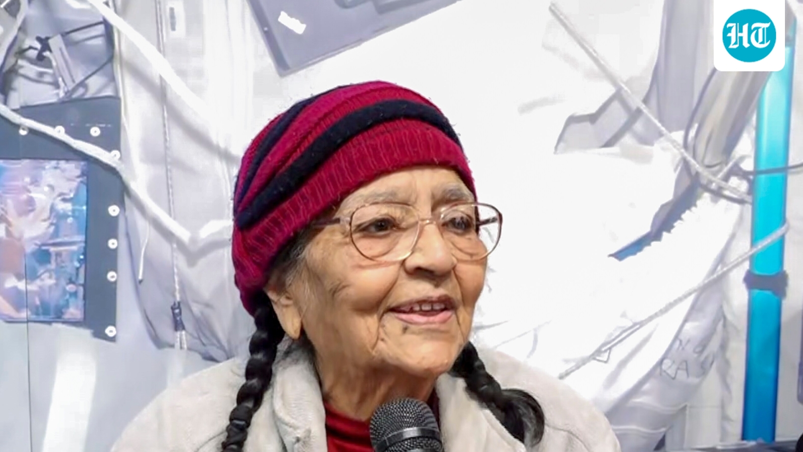 Kalpana Chawla's mother meets Sunita Williams, encourages youth to aim high in life