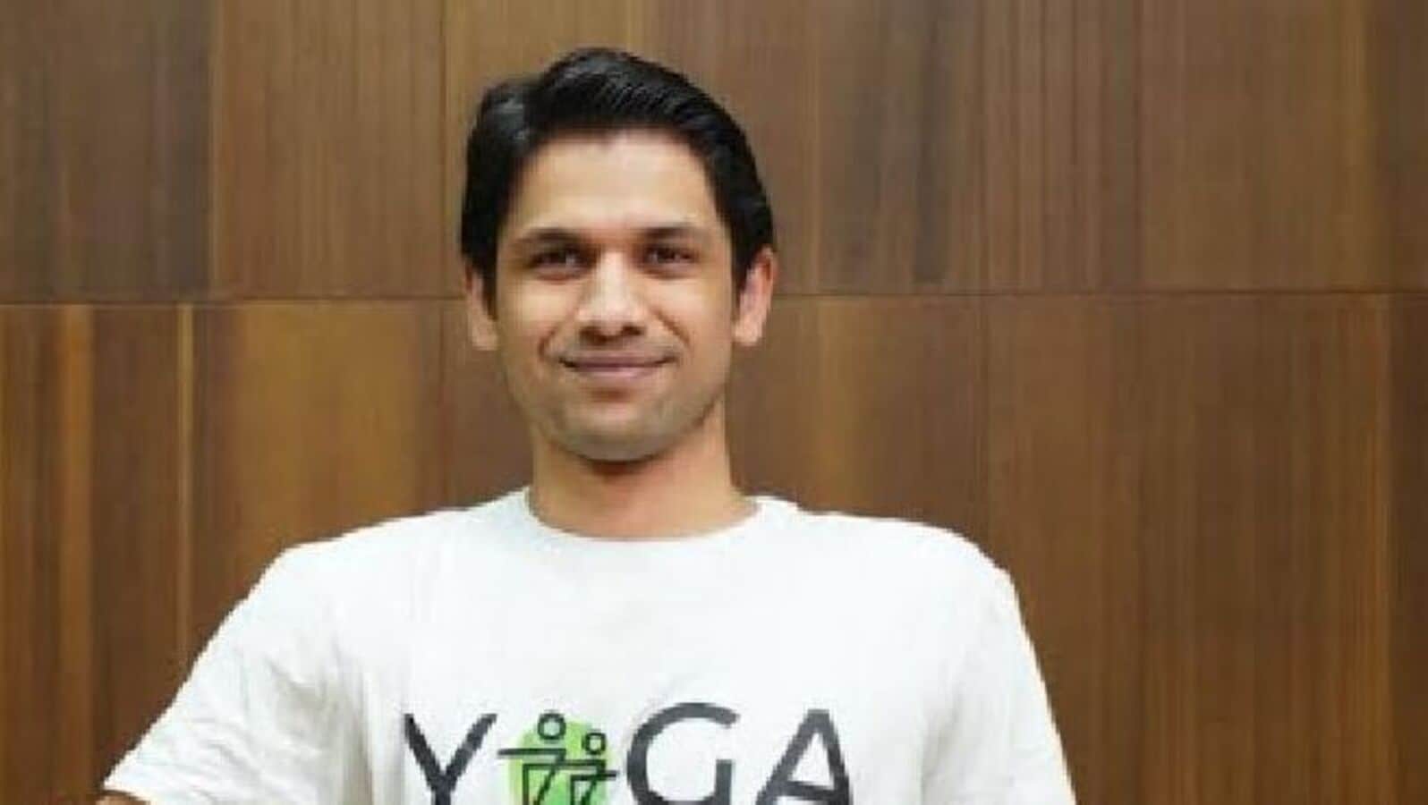 Scrolling too much? Hands and wrists hurting? Yoga trainer Saurabh Bothra recommends 5 exercises — watch video