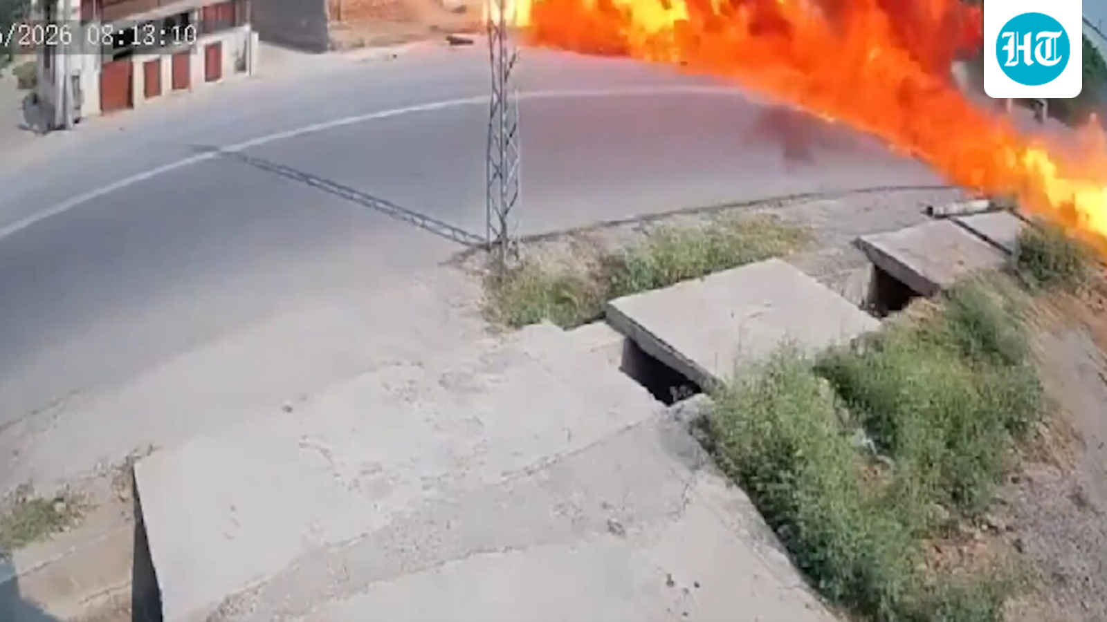 2 dead after Pakistani military trainer plane crashes and bursts into flames | Video