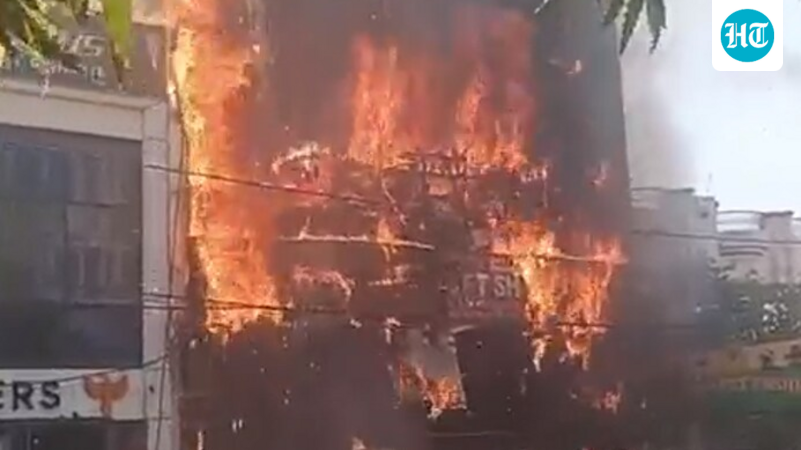 Major fire at Lucknow coaching centre, several feared trapped as students jump to escape