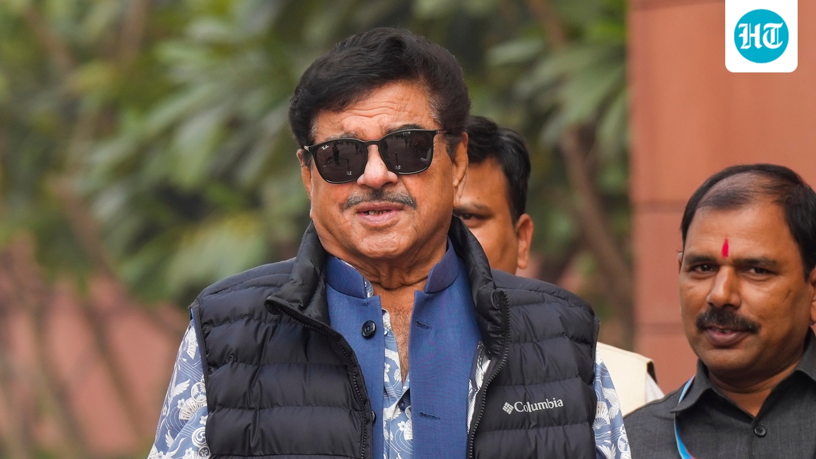 'Aap pant bhi achi pehante aur shirt bhi': Shatrughan Sinha defends paparazzi after Jaya Bachchan’s ‘gande pant comment’