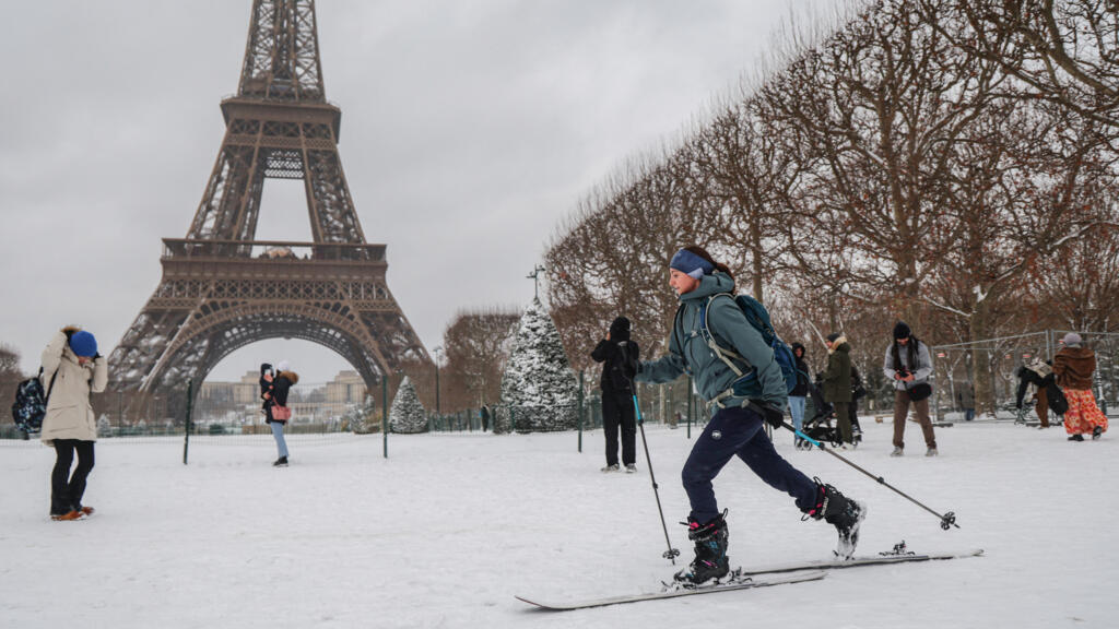 In pictures: Rare heavy snowfall blankets Paris streets and monuments