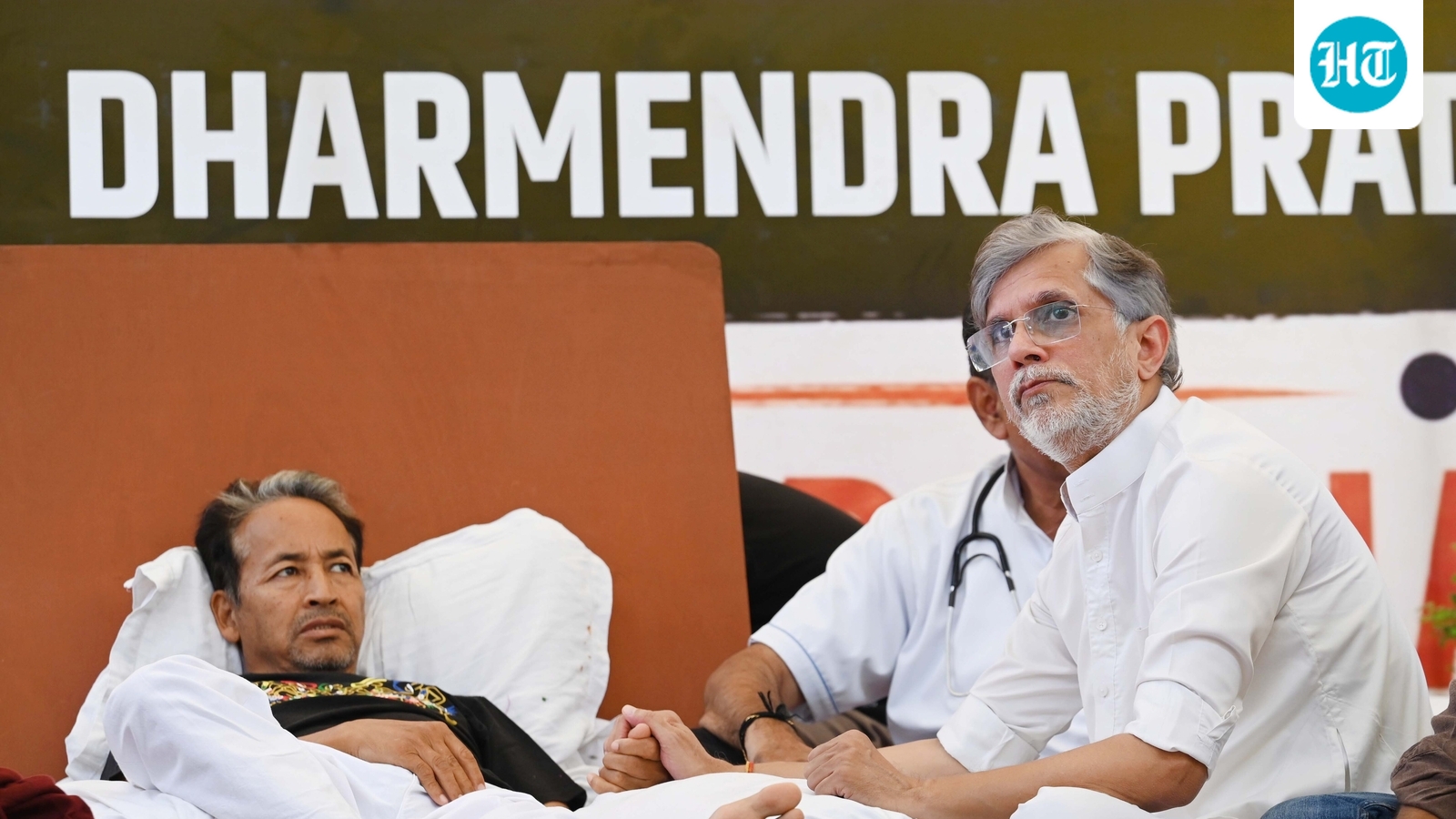 Congress's Pawan Khera meets Sonam Wangchuk as Opposition steps up support amid hunger strike
