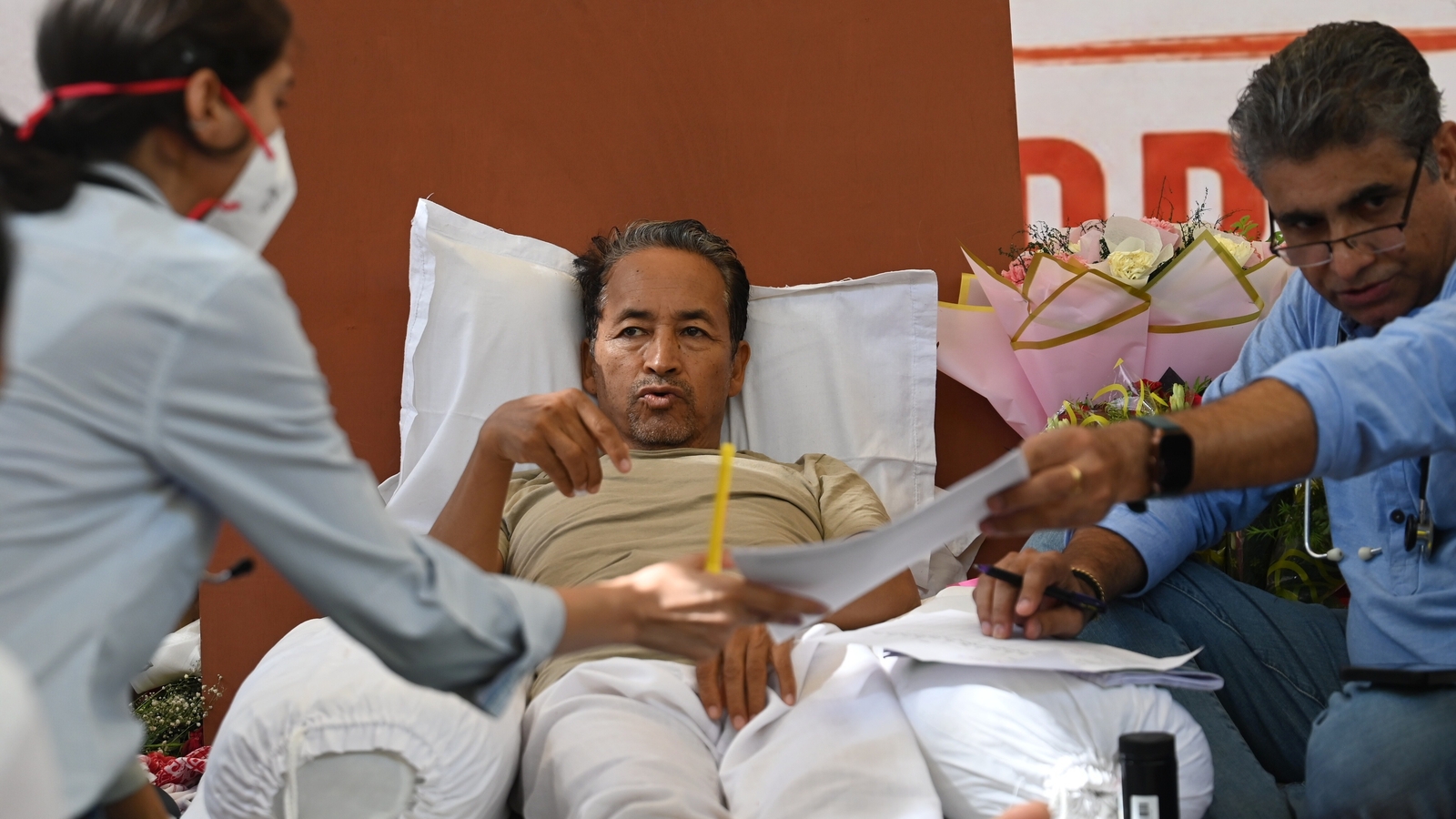 Sonam Wangchuk hunger strike LIVE: Protest enters Day 20 as doctors warn of 'alarming' next stage; Aamir Khan reacts
