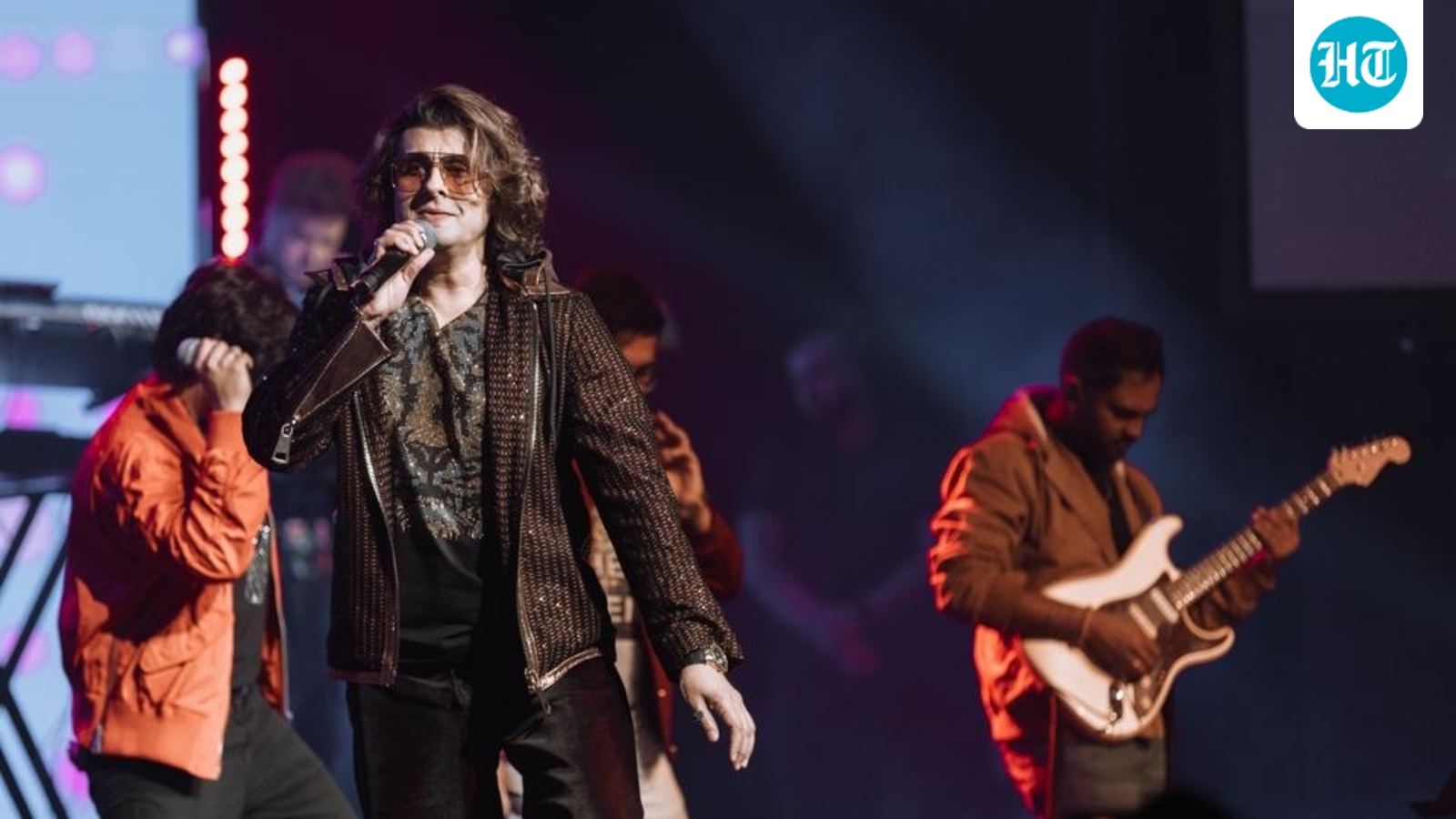 ‘Kyon pitne vaale kaam karte ho?’: Sonu Nigam stops mid-performance after fan climbs on stage at Kolhapur concert