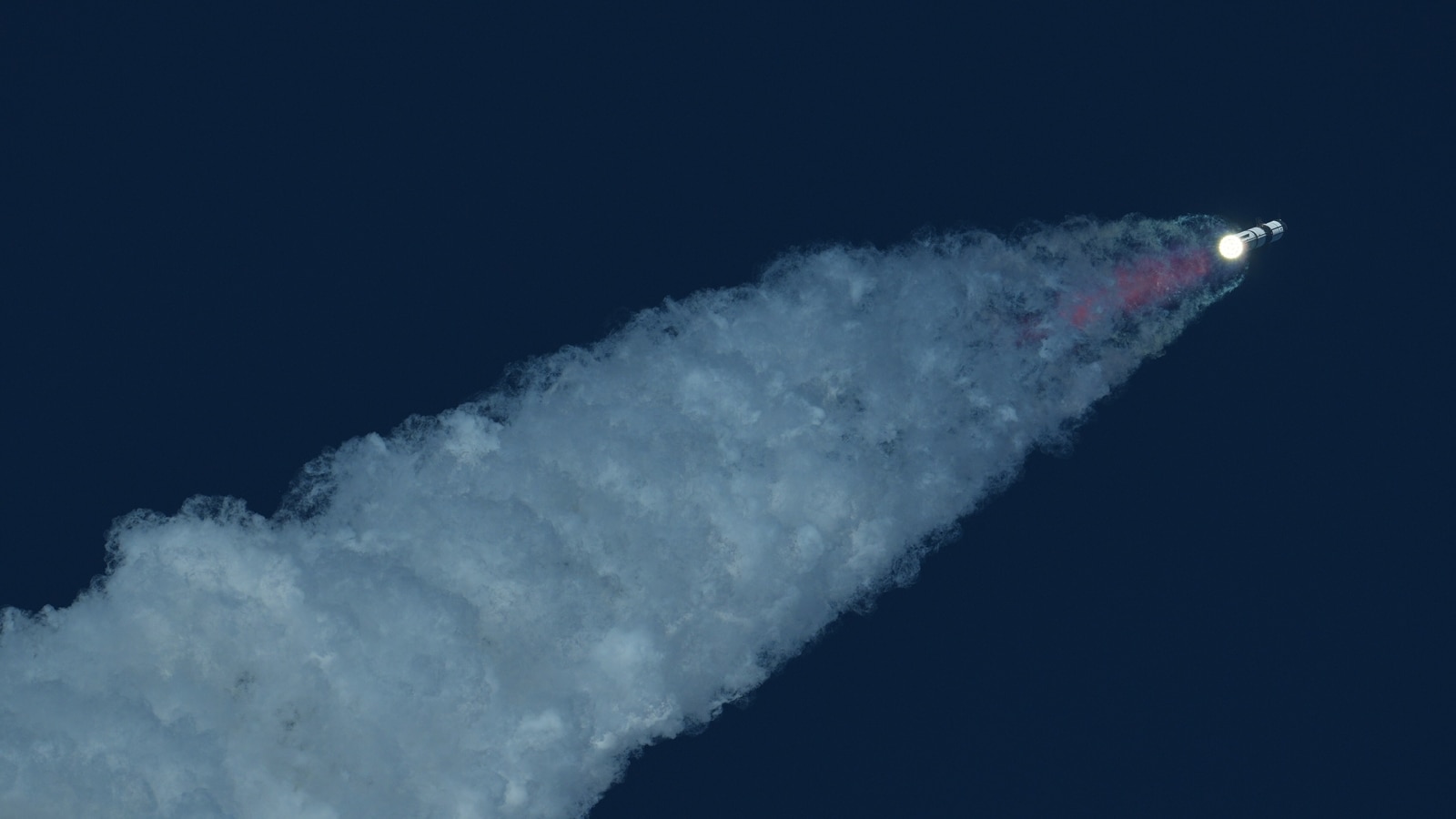 Was a comet really seen over Florida skies tonight? Here's the truth