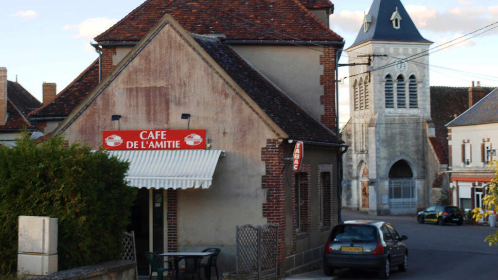 The demise of the French ‘tabac’: How bar closures are fuelling Le Pen’s far right