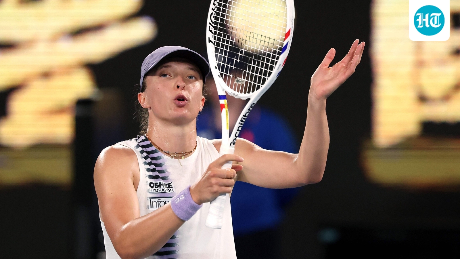 Iga Swiatek survives scare to make it to second round in Australian Open