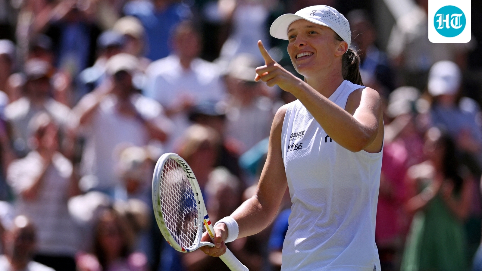 Superb Iga Swiatek, Alexander Zverev cruise into Wimbledon last 32