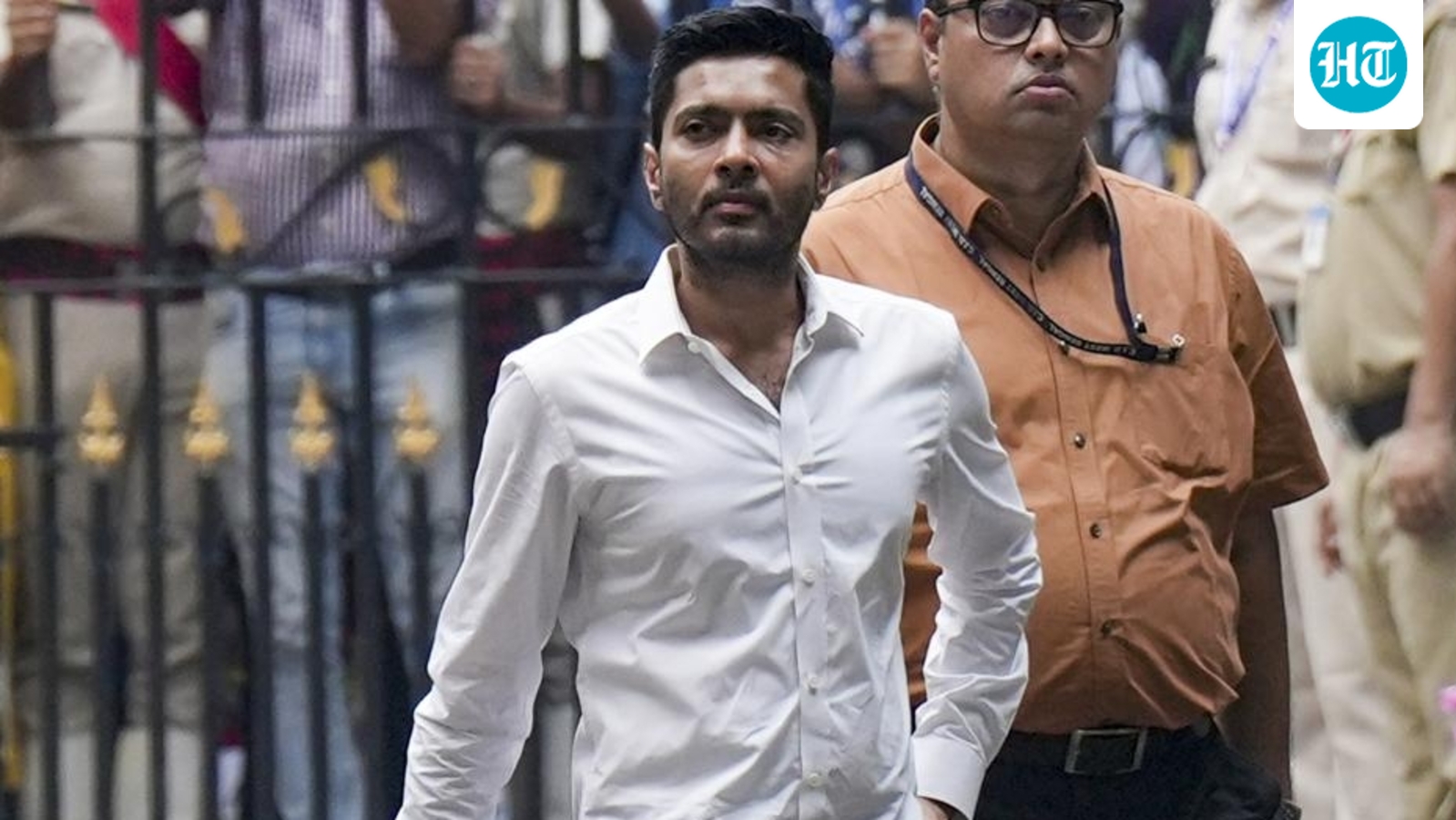 TMC rebellion LIVE: Decisive day as Abhishek meets LS Speaker over rebels' merger move; another leader quits party posts