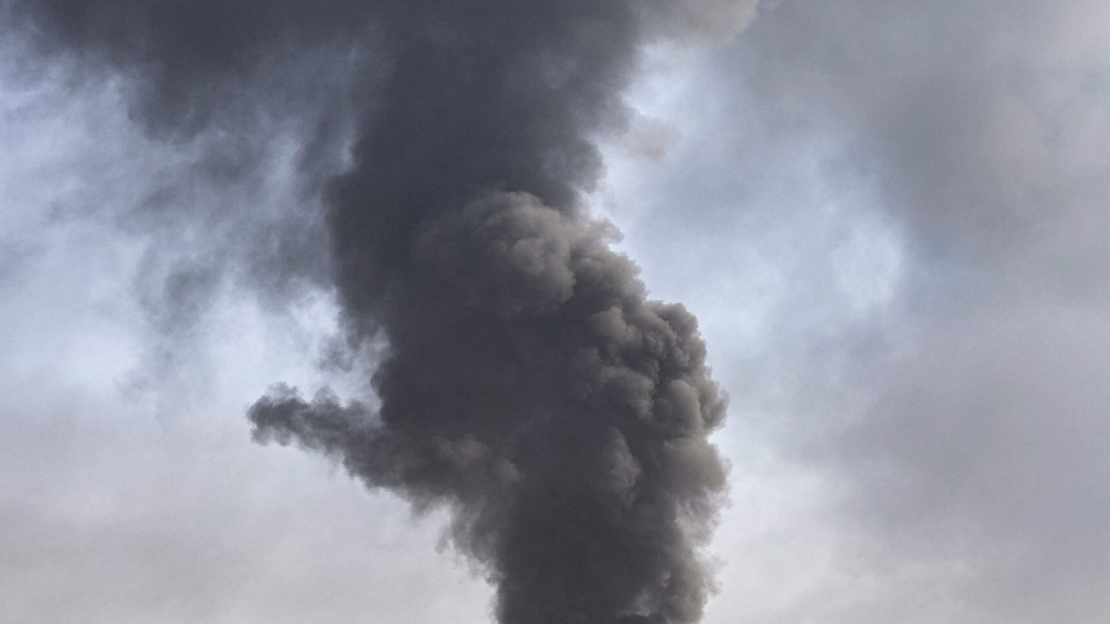 Ontario CA fire: Massive blaze reported at warehouse, chilling images and videos surface