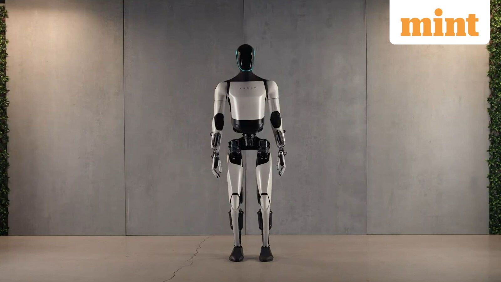 Tesla’s Optimus robot crashes to the floor during Miami event, video goes viral | WATCH