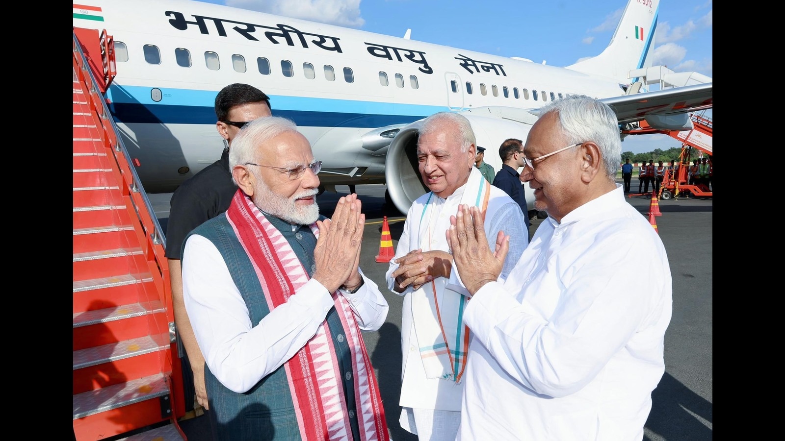 Bihar polls: NDA, Oppn bloc in close contest, reveals survey