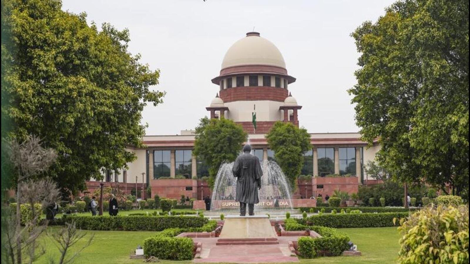SC seeks Centre, ECI response on PIL for regulation of political parties