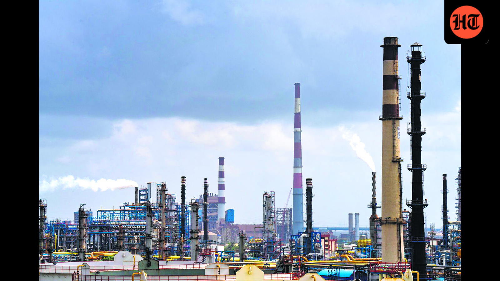 India’s average crude oil import cost falls below $60 a barrel