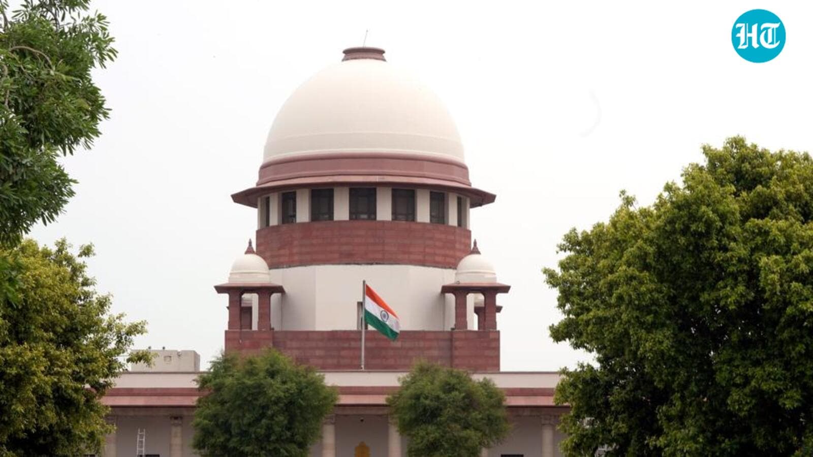 SC orders nationwide audit of footpath, ban of police-like beacon lights