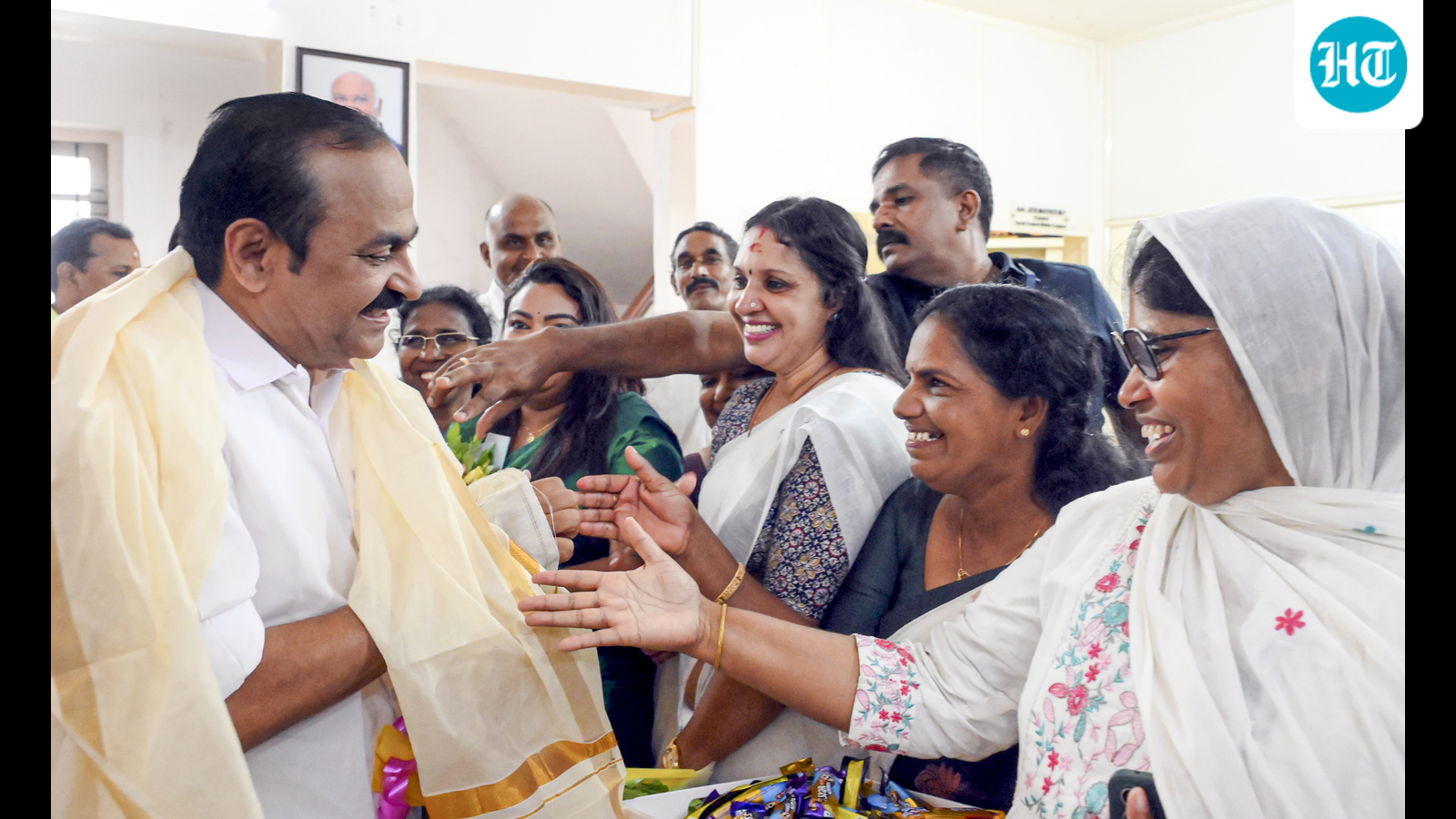 Congress MLAs ask party leadership to decide Kerala CM face, pass resolution