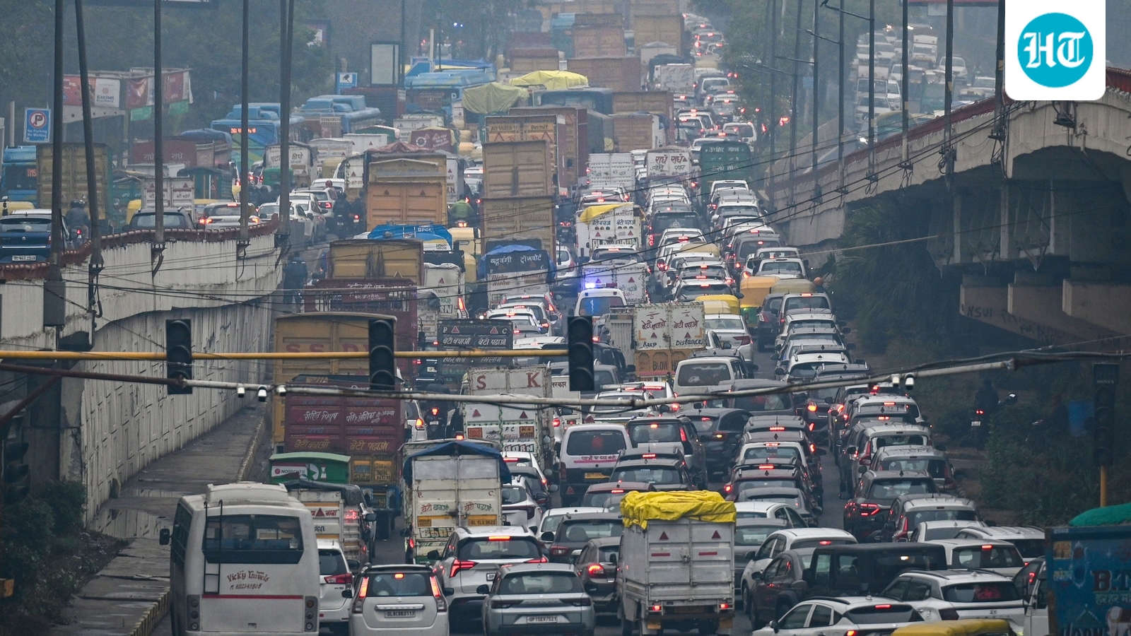 Delhi sees massive traffic jam due to rain, Republic Day parade rehearsals