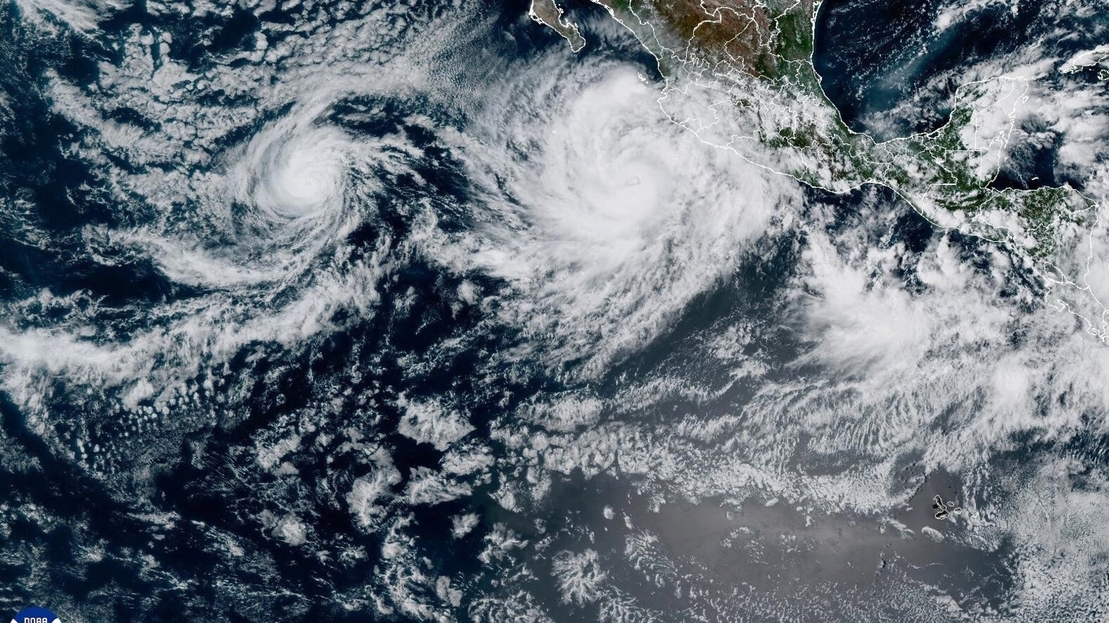 Nor'easter set to cause coastal flooding and disrupt air travel around US, New Jersey declares state of emergency