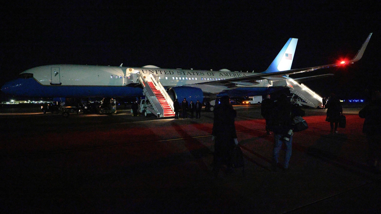 Air Force One tech glitch delays Trump's Davos arrival, plane turns back after an hour in air