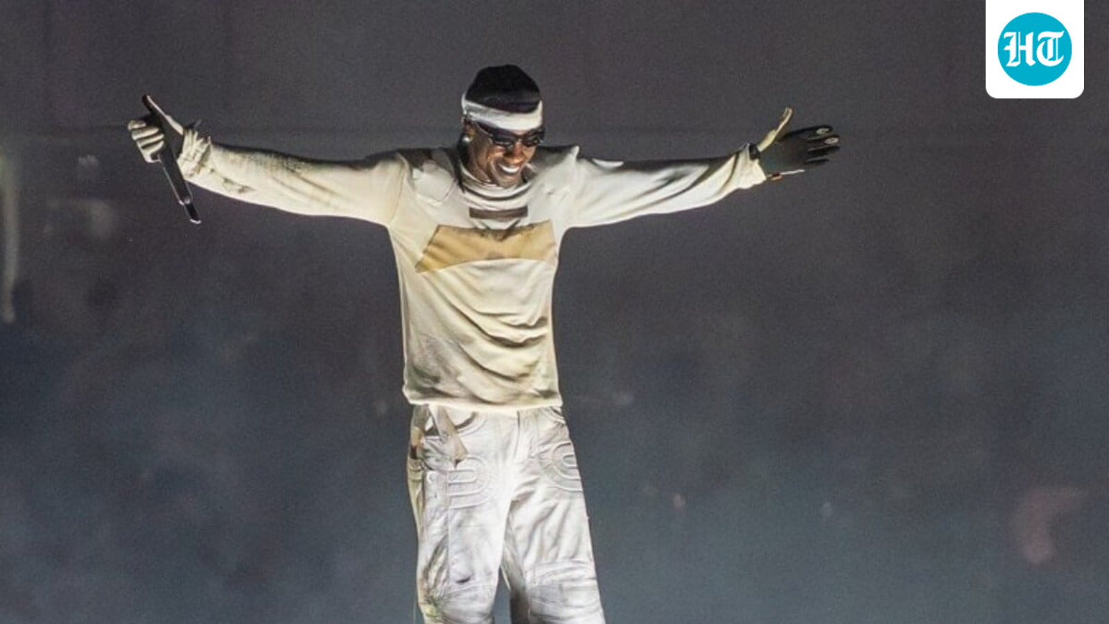 Gold chains, phones:  ₹18 lakh theft reported at Travis Scott Mumbai concert