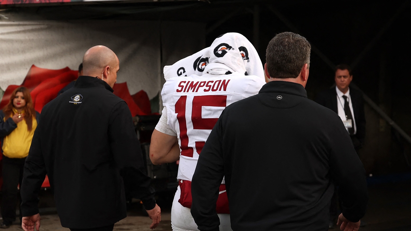 Hurt or benched? What really happened to Ty Simpson in Alabama's Rose Bowl game vs Indiana