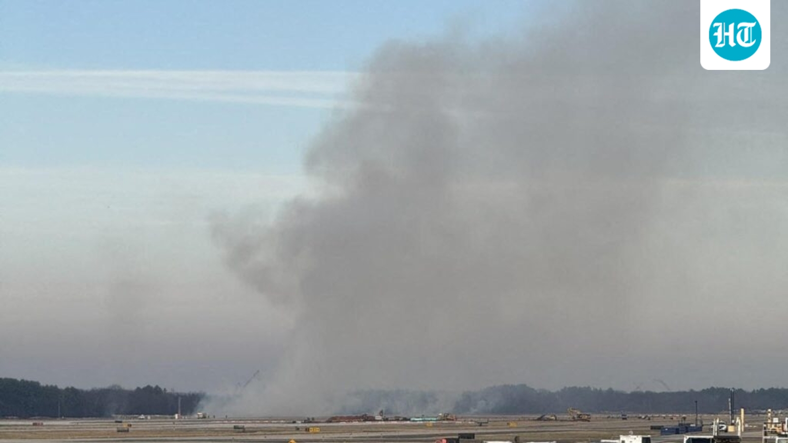 Engine failure, brush fire: United Airlines flight returns to Dulles shortly after takeoff