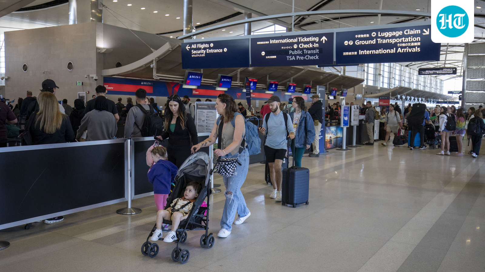 US at Ebola risk after Detroit-bound flight scare; CDC takes action
