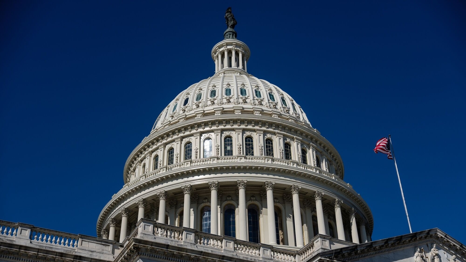 US judge temporarily halts shutdown layoffs of federal workers