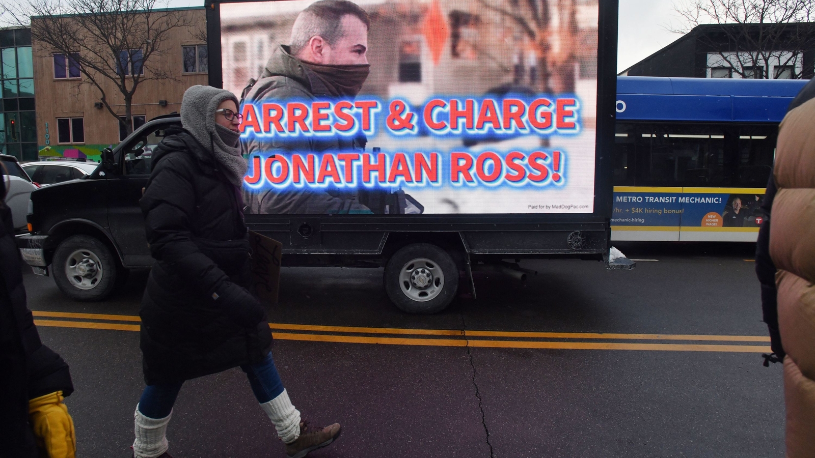 Did Jonathan Ross suffer internal bleeding during Renee Nicole Good encounter? Chilling details revealed