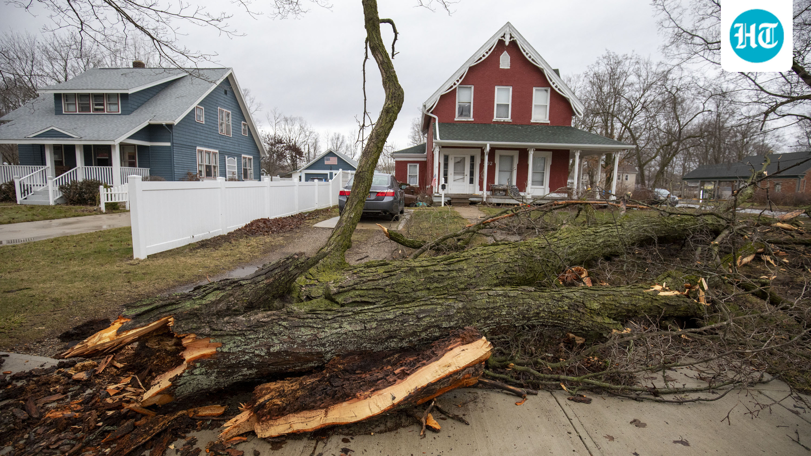 At least 8 killed after tornadoes sweep Michigan and Oklahoma; dangerous weather still ahead