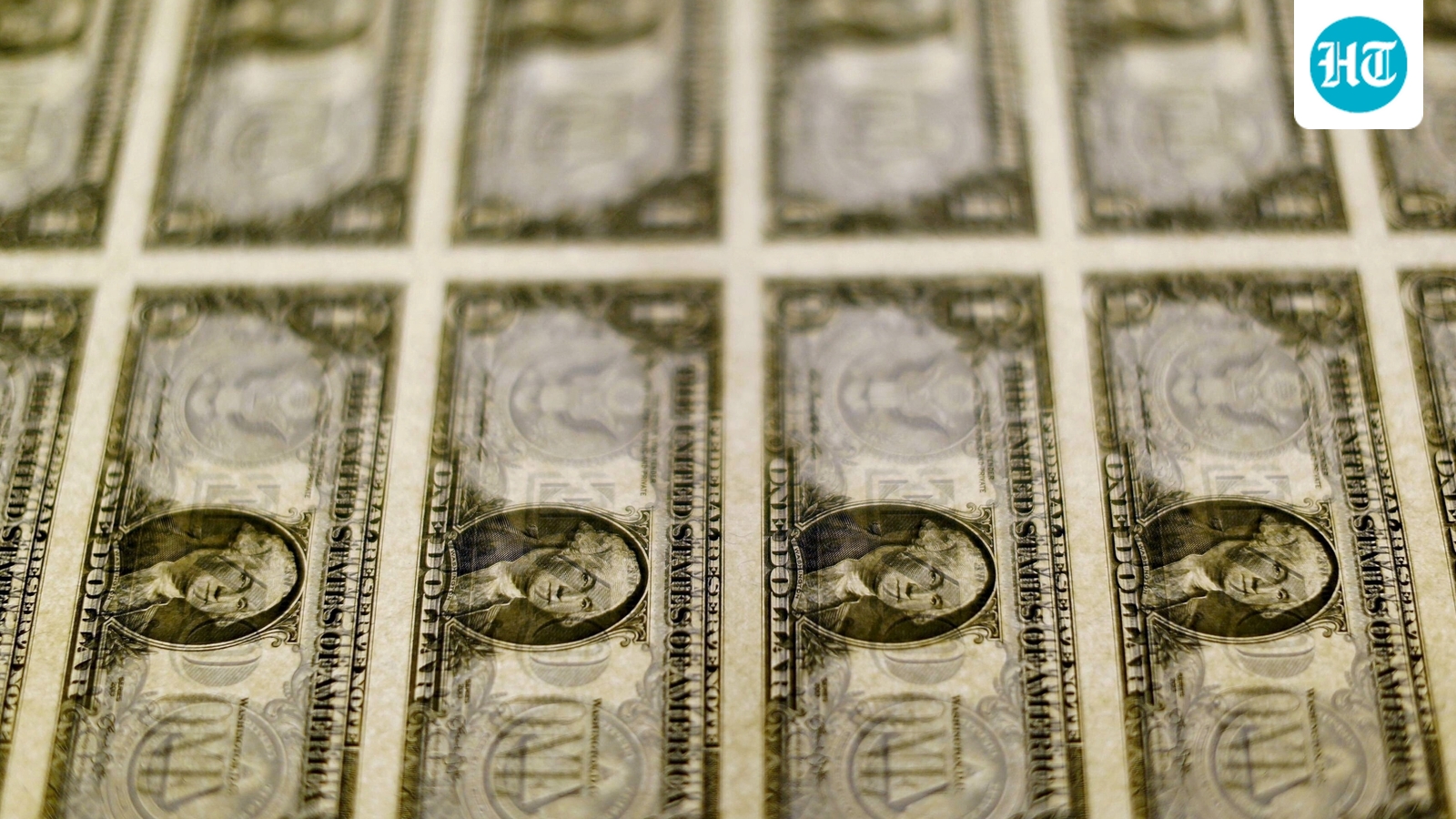 Top economist predicts 'historic economic collapse', end of dollar's reign