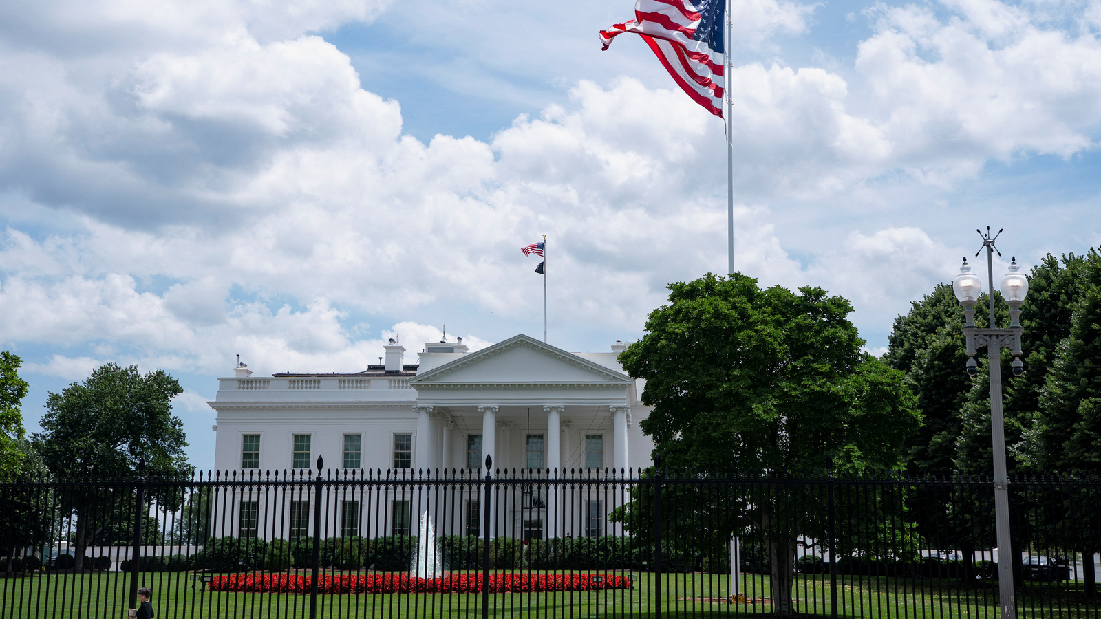 Buildings near White House evacuated after bomb threat? Here's what we know