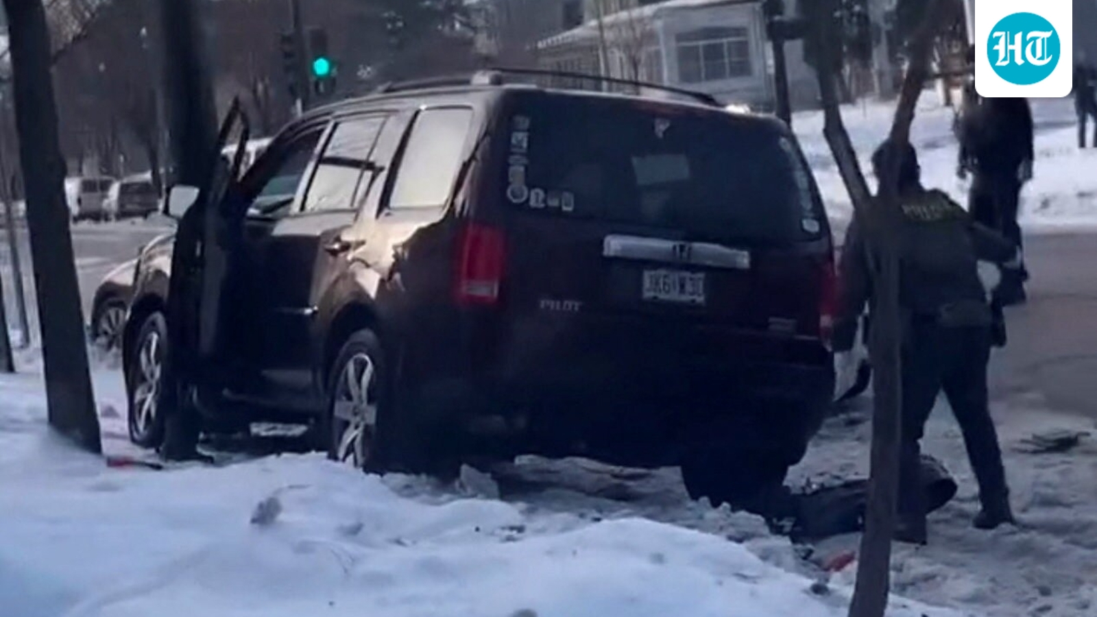 Minneapolis tense after ICE agent shoots woman. What's happening? 10 points