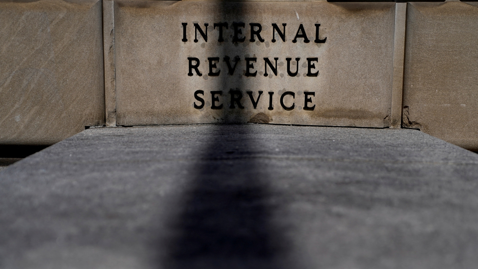 Taxpayer alert: IRS payment plans and minimum tax payments for 2026 revealed