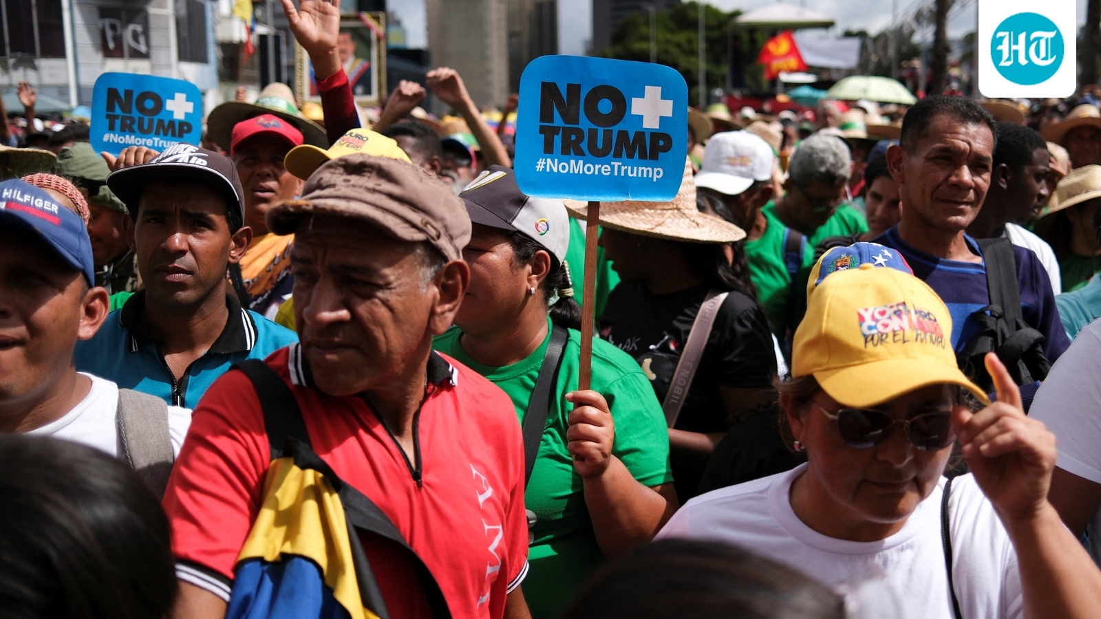 First flight of deported Venezuelan migrants arrives in Caracas, days after Maduro's capture