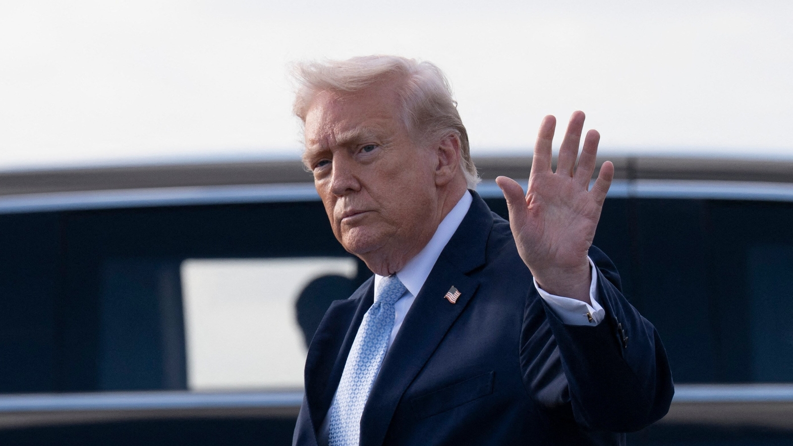 Trump issues chilling warning to send ICE agents to airports: ‘GET READY’